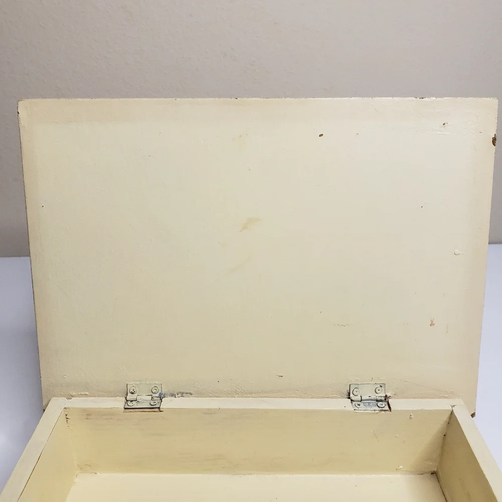 vintage recipe box design with butterflies. 167